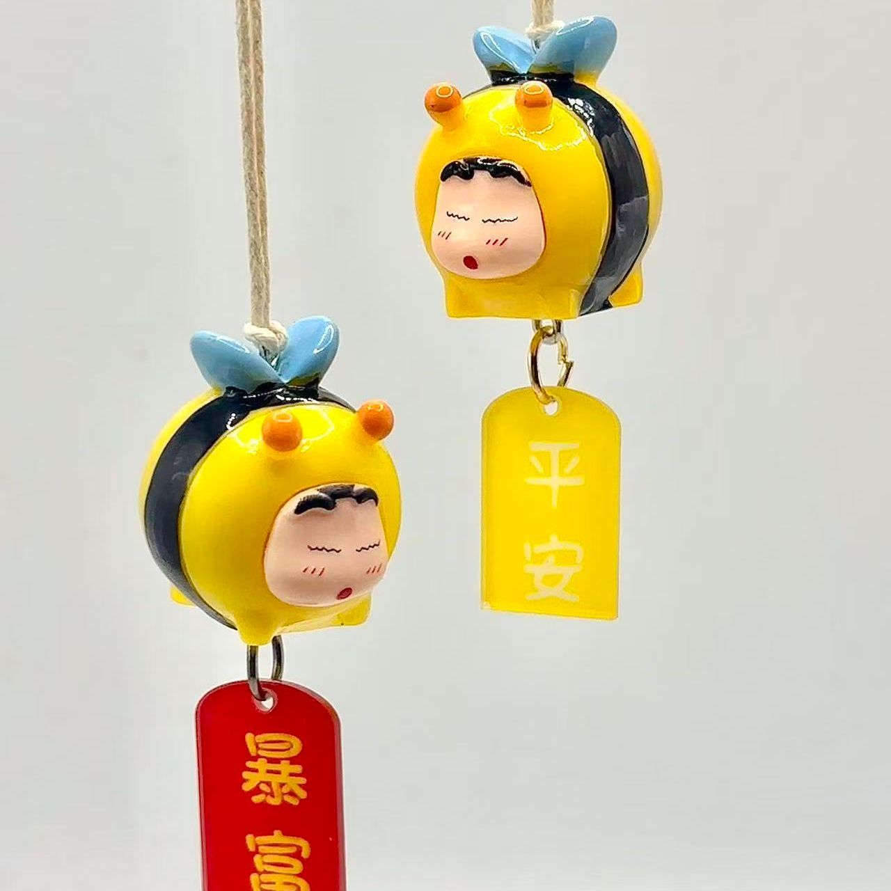 Car Accessories Interior - Crayon Shin-chan Bee Cosplay Figure Car